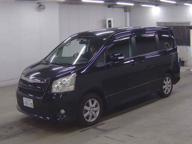 2009 TOYOTA Noah