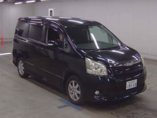 2009 TOYOTA Noah