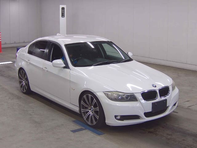 BMW 3 Series thumbnail 4