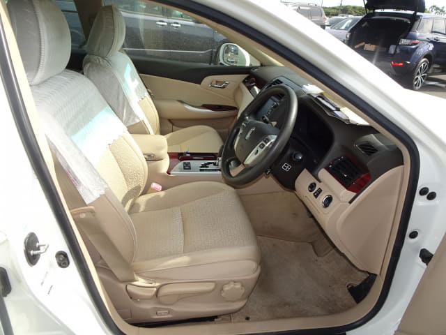 TOYOTA Crown thumbnail 25