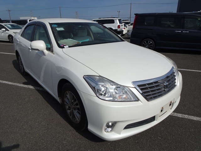 TOYOTA Crown thumbnail 7