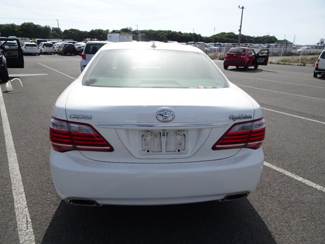 TOYOTA Crown thumbnail 4