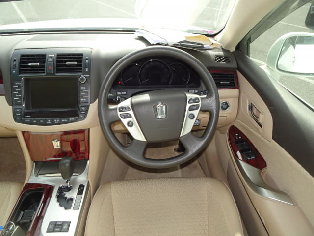 TOYOTA Crown thumbnail 31