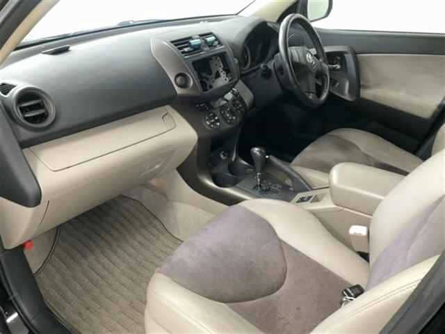 TOYOTA Vanguard thumbnail 3