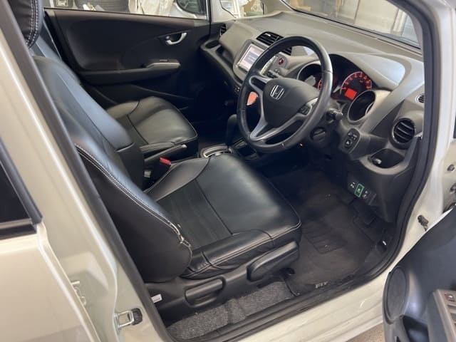 HONDA Fit thumbnail 4