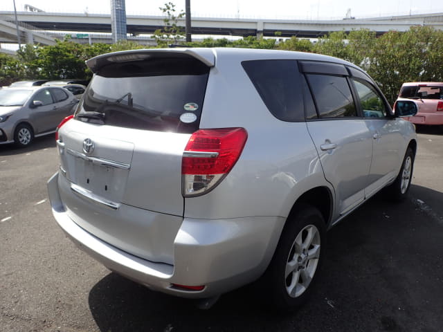 TOYOTA Vanguard thumbnail 5