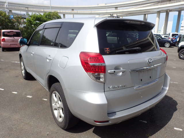 TOYOTA Vanguard thumbnail 3