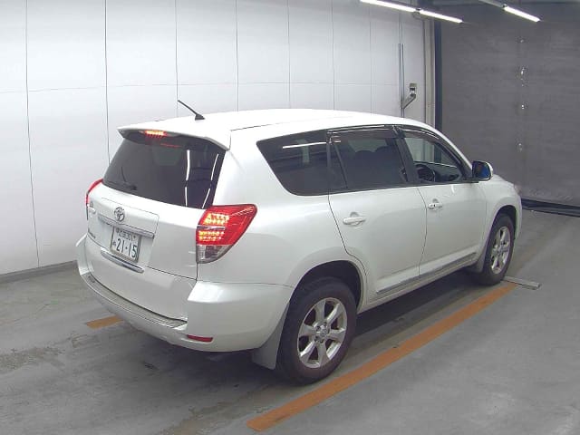 TOYOTA Vanguard thumbnail 2