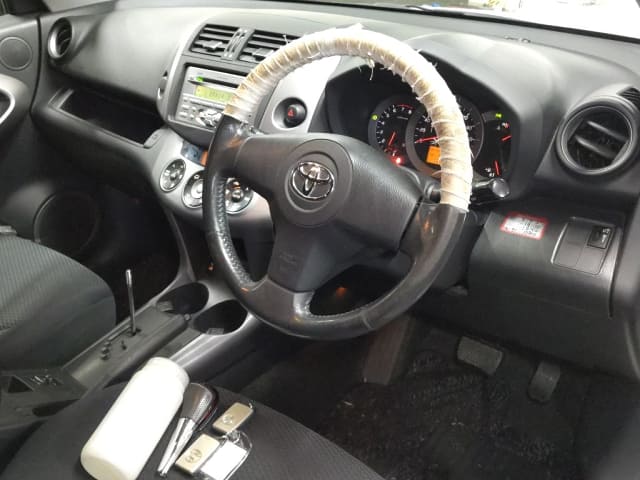 TOYOTA RAV4 thumbnail 3