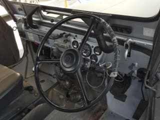 1991 MITSUBISHI Jeep