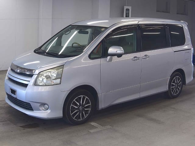 TOYOTA Noah thumbnail 52
