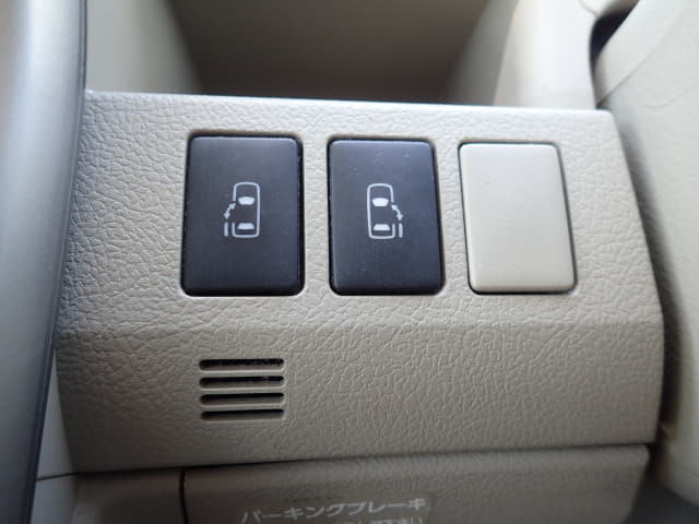 TOYOTA Noah thumbnail 45