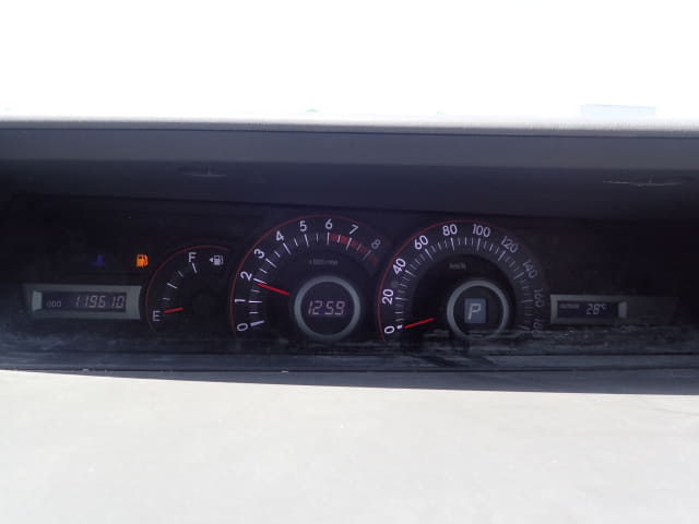 TOYOTA Noah thumbnail 35