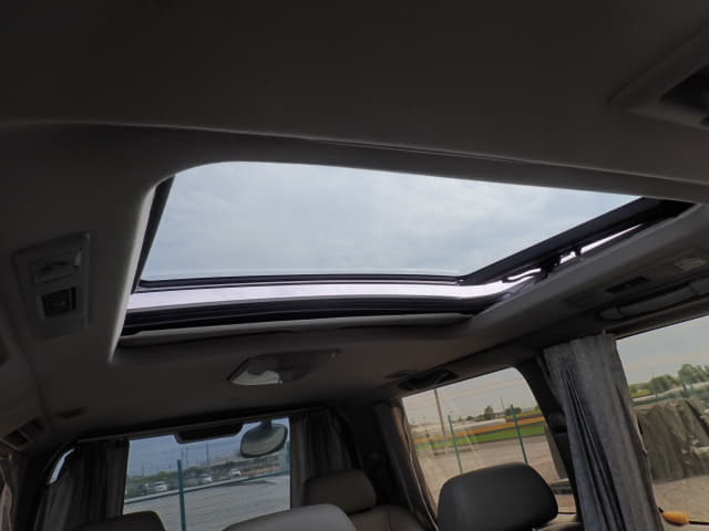 NISSAN Elgrand thumbnail 27