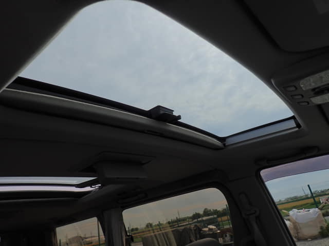 NISSAN Elgrand thumbnail 26