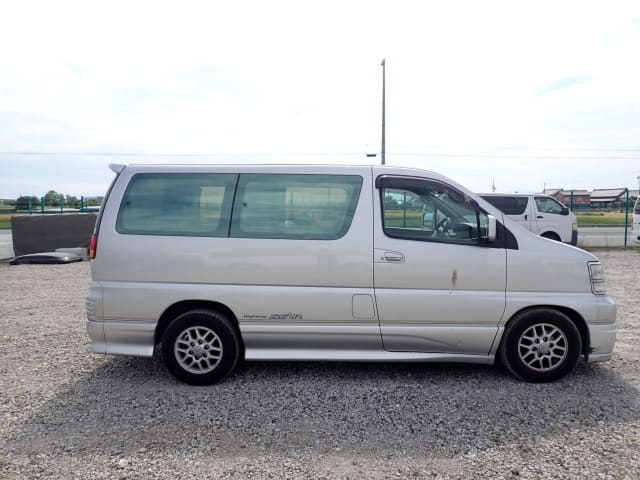 NISSAN Elgrand thumbnail 6