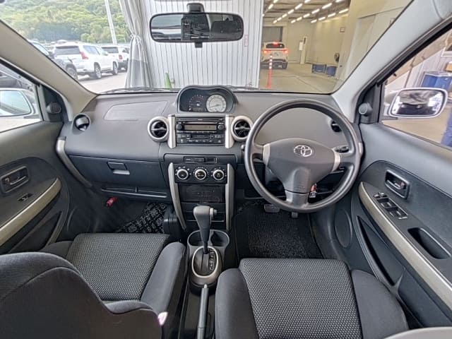 TOYOTA IST thumbnail 3