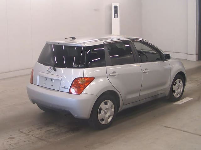 TOYOTA IST thumbnail 2