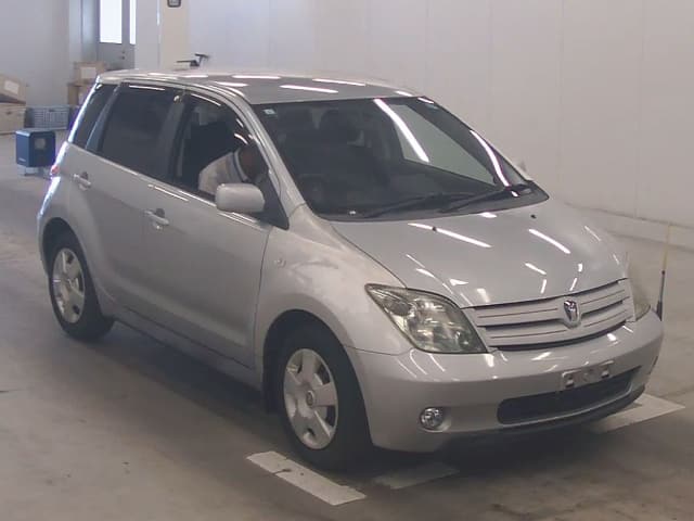 TOYOTA IST thumbnail 5