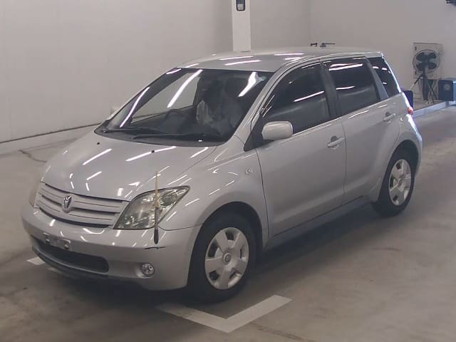2005 TOYOTA IST