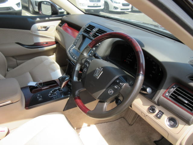 TOYOTA Crown thumbnail 44