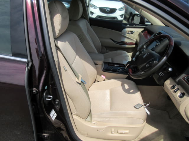 TOYOTA Crown thumbnail 25