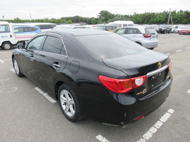 TOYOTA Mark X thumbnail 3