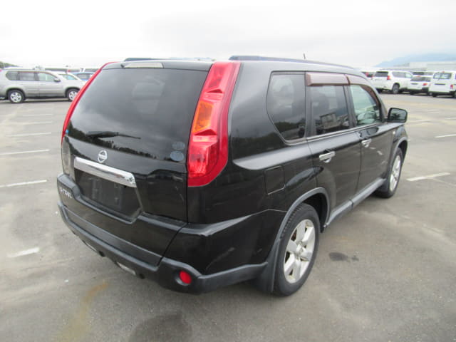 NISSAN X-Trail thumbnail 5