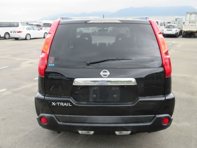 NISSAN X-Trail thumbnail 4