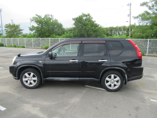NISSAN X-Trail thumbnail 2