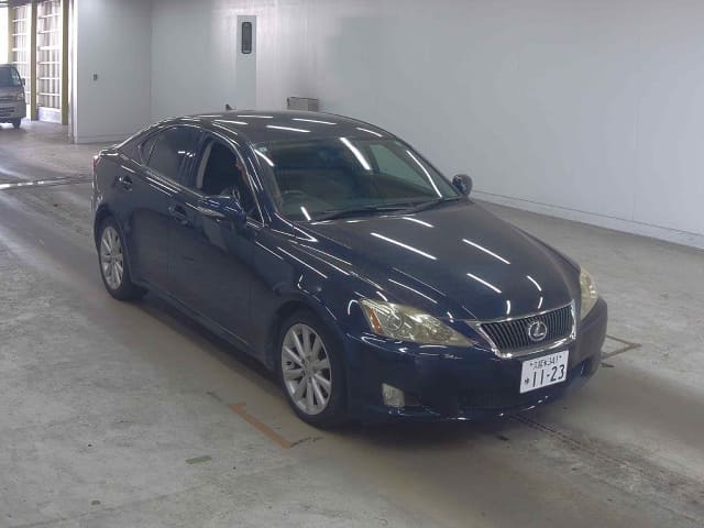 LEXUS IS thumbnail 4