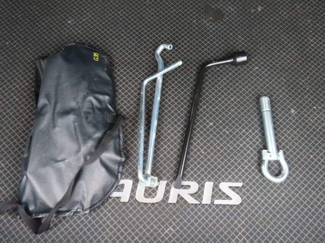 TOYOTA Auris thumbnail 31