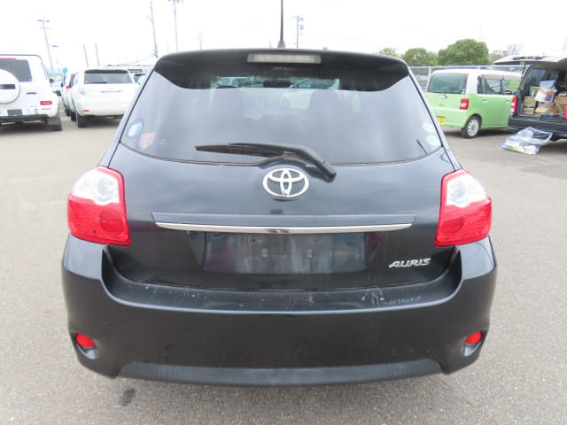 TOYOTA Auris thumbnail 4