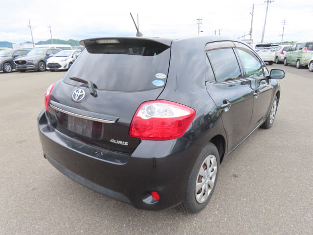 TOYOTA Auris thumbnail 5
