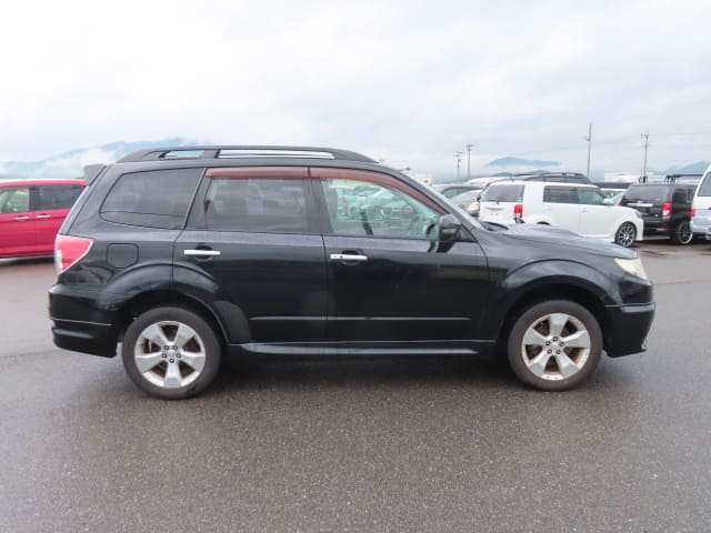 SUBARU Forester thumbnail 6