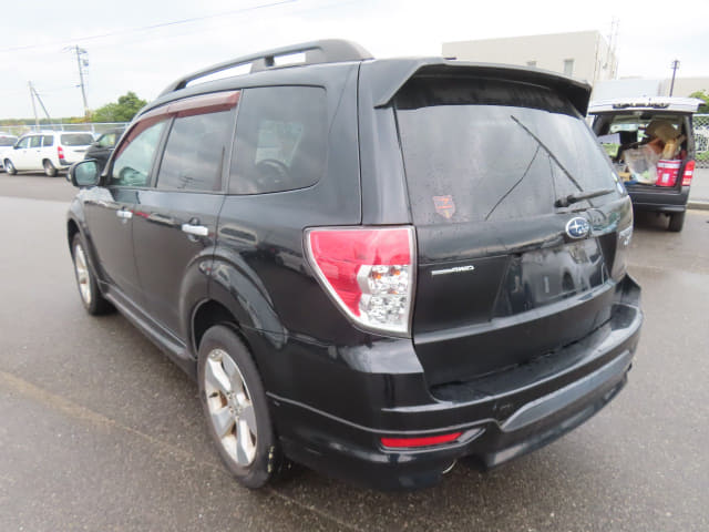 SUBARU Forester thumbnail 3