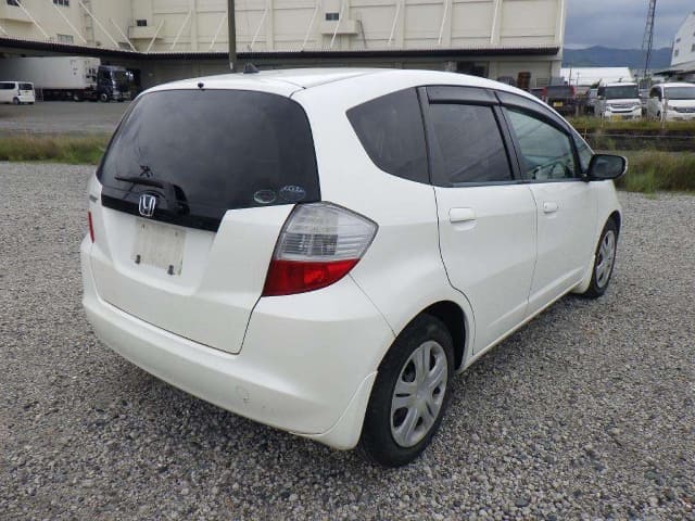 HONDA Fit thumbnail 2