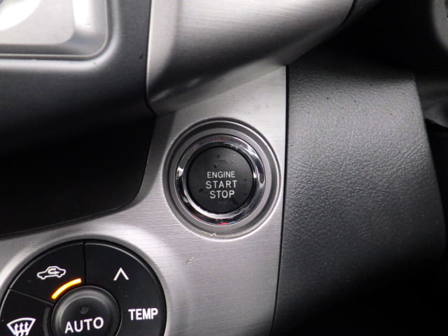 TOYOTA RAV4 thumbnail 41