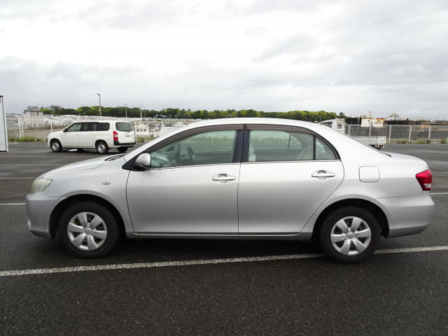 TOYOTA Corolla Axio thumbnail 2