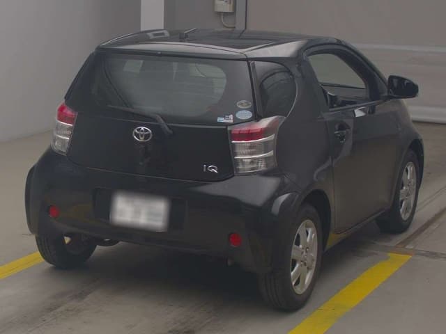 TOYOTA IQ thumbnail 2