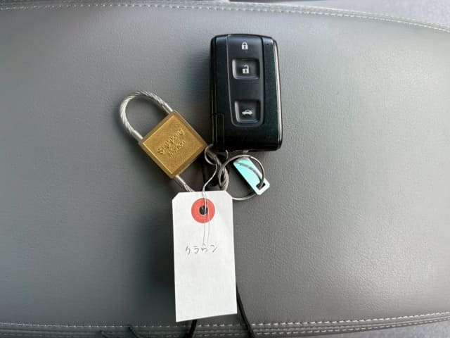 TOYOTA Crown thumbnail 41