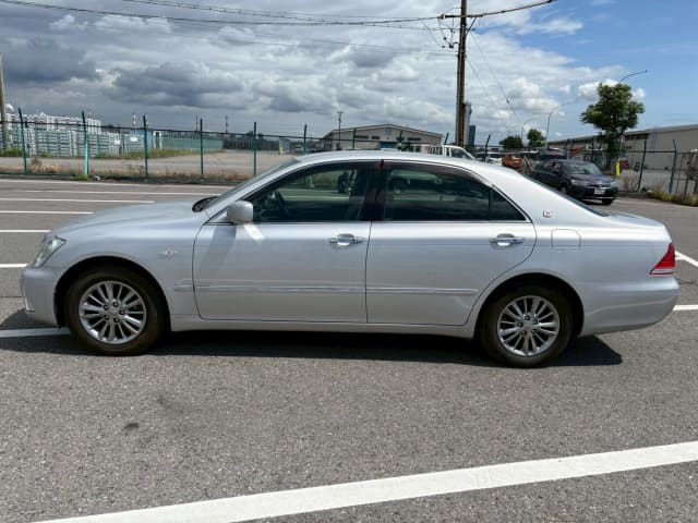 TOYOTA Crown thumbnail 2