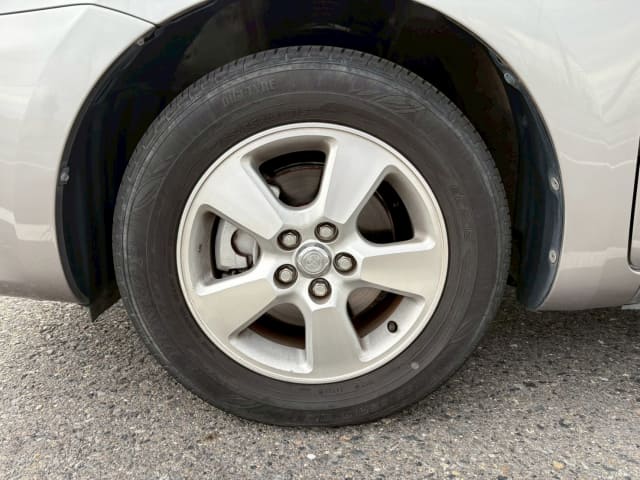 TOYOTA Wish thumbnail 9