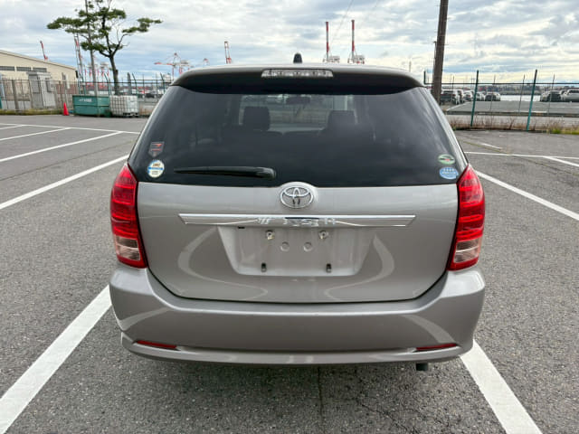 TOYOTA Wish thumbnail 4