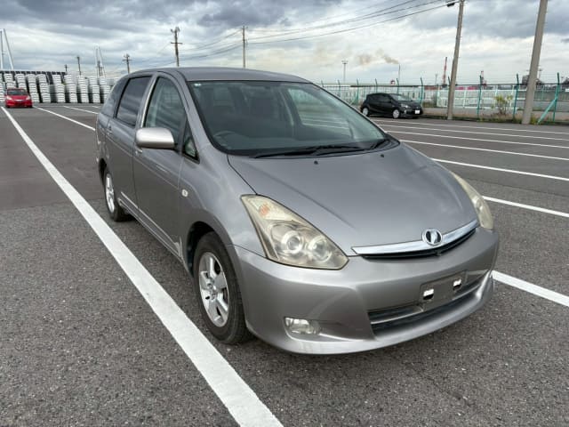 TOYOTA Wish thumbnail 7