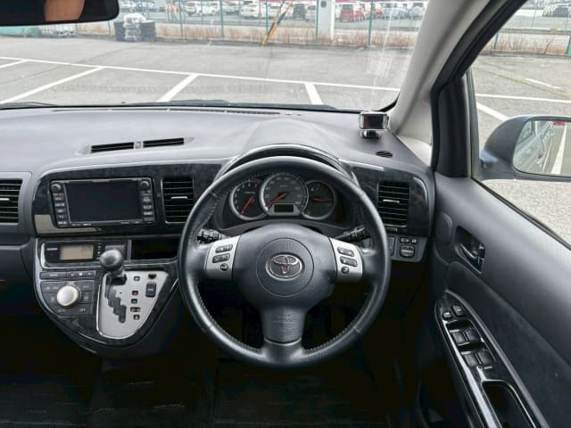 TOYOTA Wish thumbnail 33