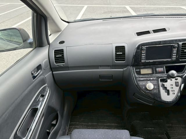 TOYOTA Wish thumbnail 34