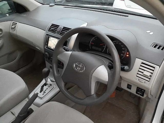 TOYOTA Corolla Axio thumbnail 3