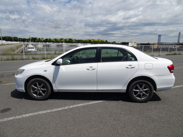 TOYOTA Corolla Axio thumbnail 2