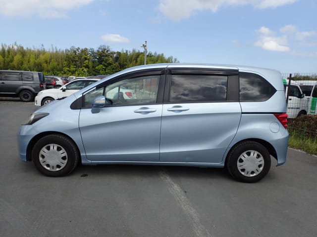 HONDA Freed thumbnail 2
